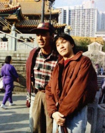 钟镇涛女儿搞怪照图片